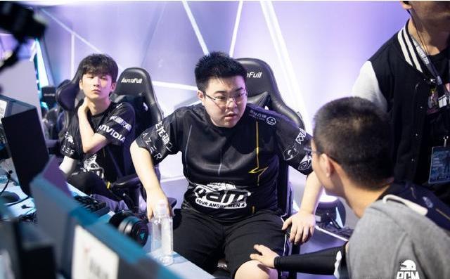 守密不透风 守密不透风